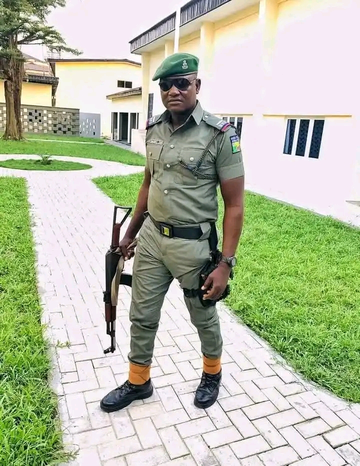 HON VICTOR IHUNWO A.K.A VOKOR’S POLICE KILLS HIMSELF